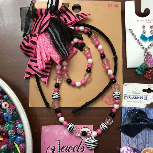 Kids bead soup 2 lbs plus extras huge bundle lot - Picture 8 of 13